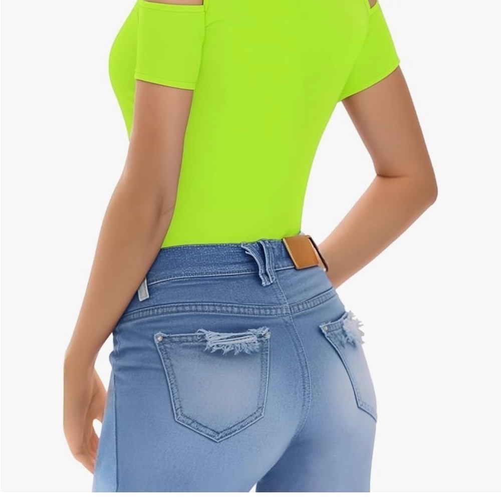 ❤️3 for $15! ❤️ Neon Green Cold Shoulder Top, Small - Picture 4 of 7